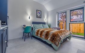 Balloon Residence: Modern Serviced Accomodation
